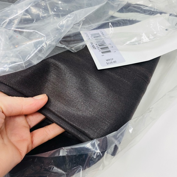 NWT FRAME Jet Set Crop Mini Boot Coated Denim HighRise Black size 25-28 - Picture 2 of 5